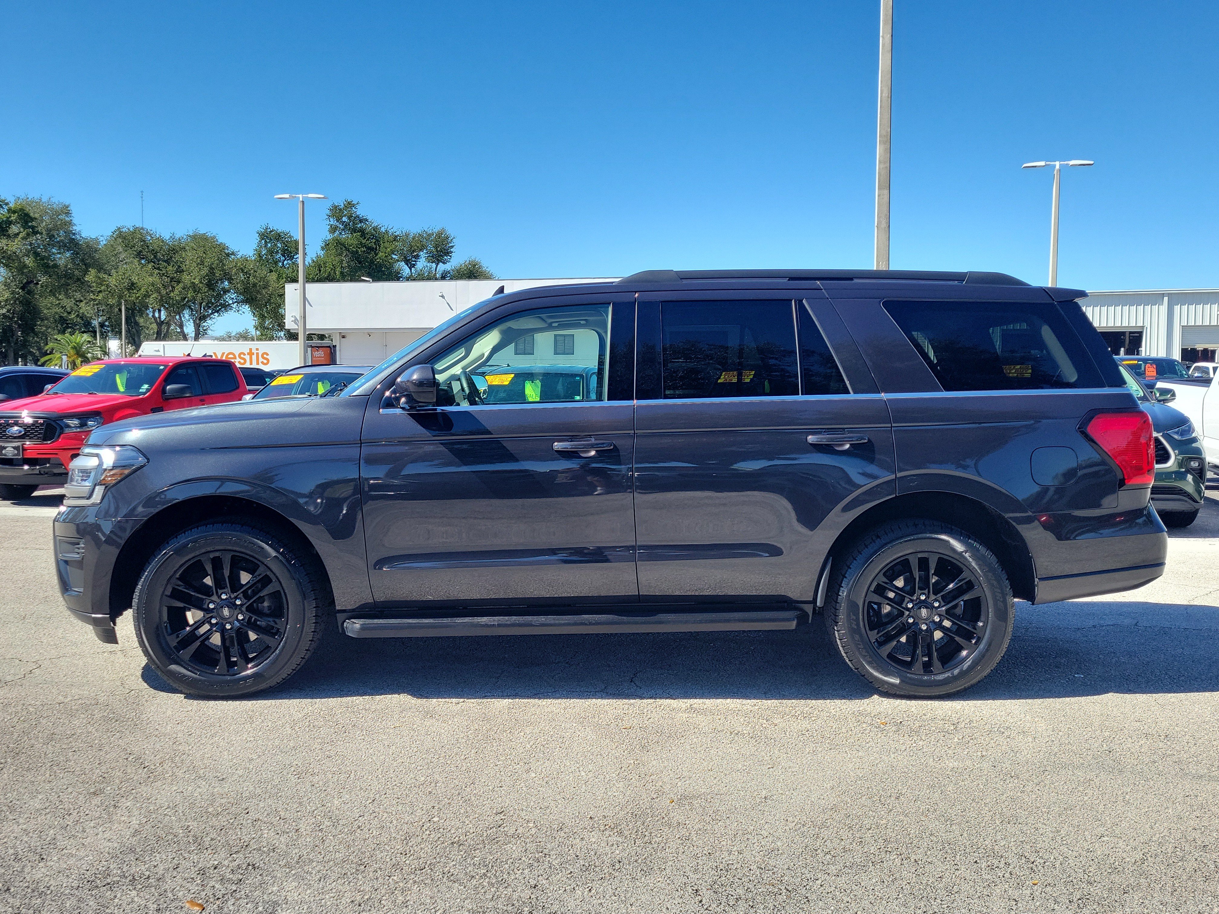 Certified 2024 Ford Expedition XLT RWD image 6