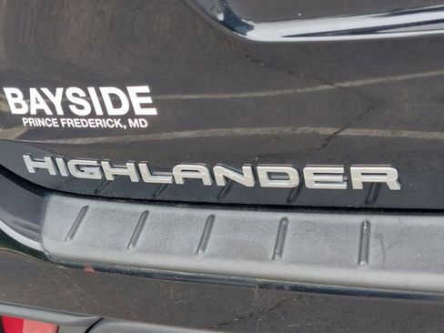 Used 2024 Toyota Highlander XLE FWD image 46