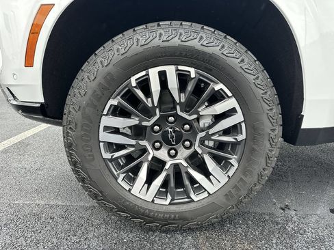 New 2026 Chevrolet Tahoe Z71 w/ Z71 Off-Road Package AWD/4WD image 16