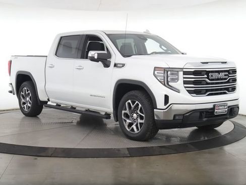 Used 2023 GMC Sierra 1500 SLT AWD/4WD image 2