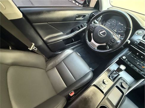 Used 2017 Lexus IS 200t RWD image 10