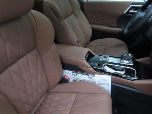 New 2025 Mitsubishi Outlander SEL image 25