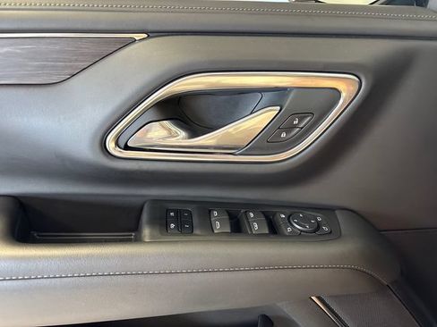 Used 2024 Chevrolet Tahoe Z71 w/ Luxury Package AWD/4WD image 16