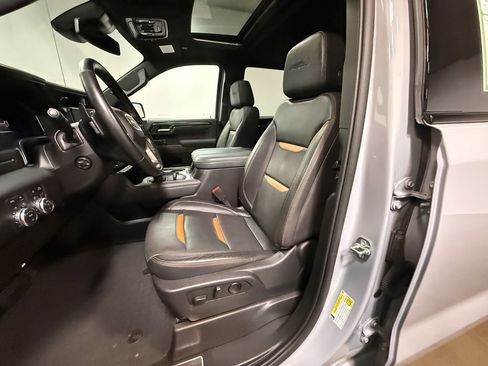 Used 2025 GMC Sierra 1500 AT4 w/ AT4 Preferred Package AWD/4WD image 12