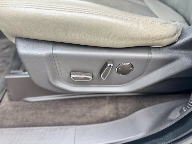 Used 2018 Ford Expedition Limited w/ Equipment Group 301A AWD/4WD image 20