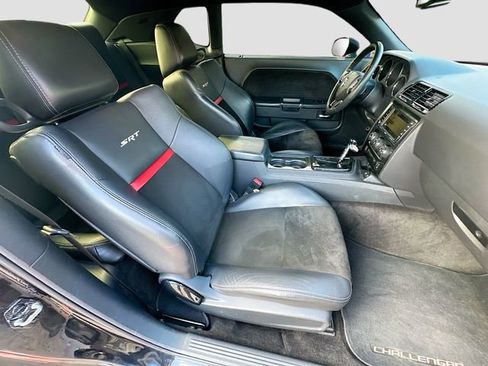 Used 2011 Dodge Challenger SRT8 image 29