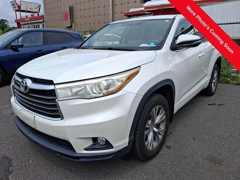 Used 2016 Toyota Highlander Plus AWD/4WD image 3