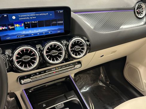 Certified 2025 Mercedes-Benz GLA 250 image 32