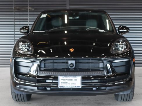 Used 2025 Porsche Macan image 8