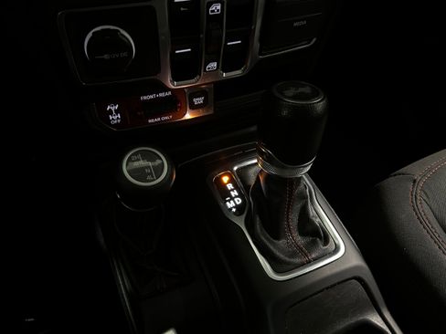 Used 2020 Jeep Wrangler Unlimited Rubicon AWD/4WD image 12