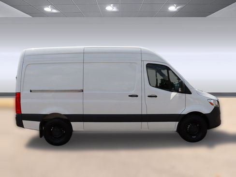 Used 2025 Mercedes-Benz Sprinter 2500 image 27