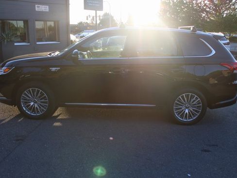 Used 2022 Mitsubishi Outlander LE image 6