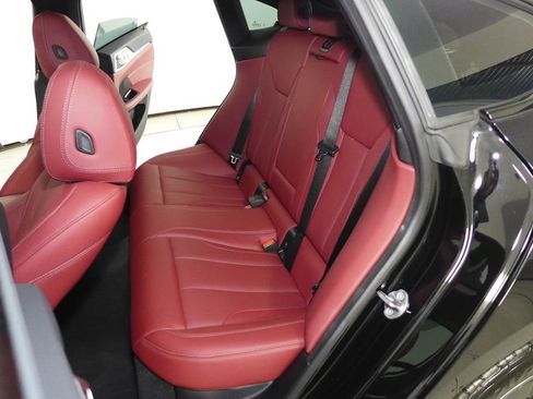 Used 2023 BMW i4 eDrive35 image 21