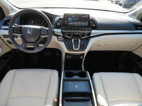 Used 2025 Honda Odyssey EX-L image 10