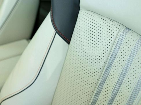 Used 2025 Aston Martin DBX 707 image 15