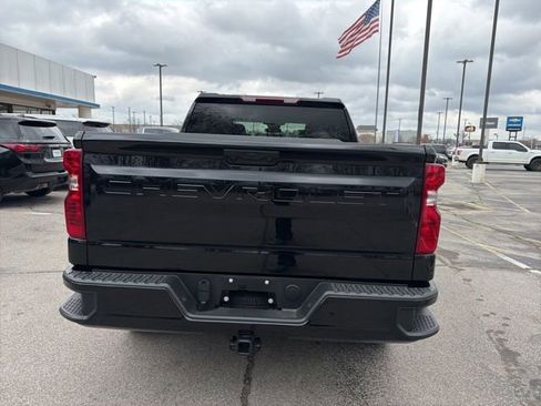 Used 2025 Chevrolet Silverado 1500 Custom image 4