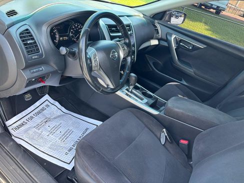 Used 2013 Nissan Altima 2.5 SV FWD image 10