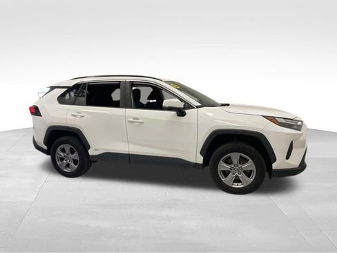 Used 2022 Toyota RAV4 XLE w/ Convenience Package AWD/4WD image 8