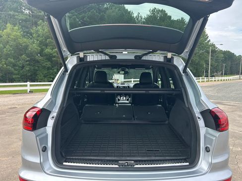 Used 2017 Porsche Cayenne AWD/4WD image 45