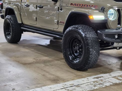 Used 2020 Jeep Gladiator Mojave AWD/4WD image 11