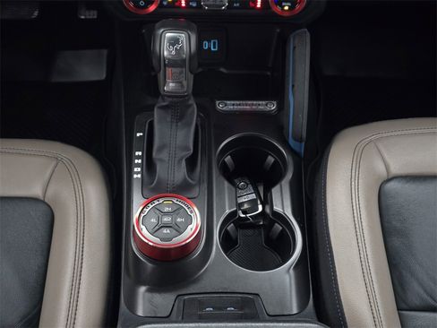 Used 2022 Ford Bronco Wildtrak image 8