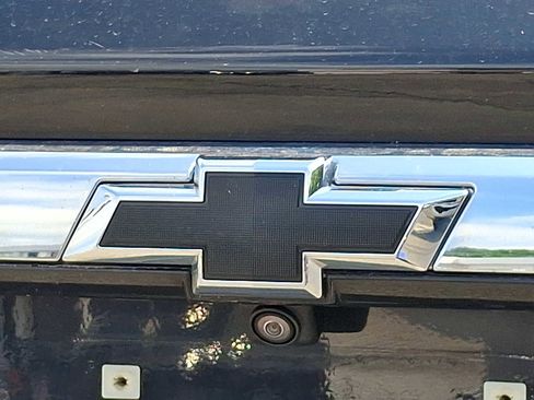 Used 2023 Chevrolet Traverse LT image 31