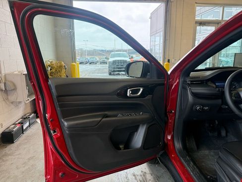 New 2026 Jeep Compass Latitude image 61