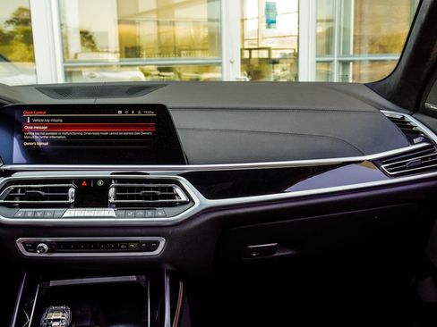 Used 2020 BMW X7 xDrive40i w/ M Sport Package image 18