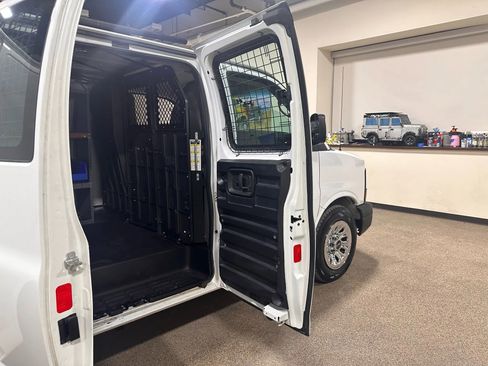 Used 2013 GMC Savana 1500 AWD image 27