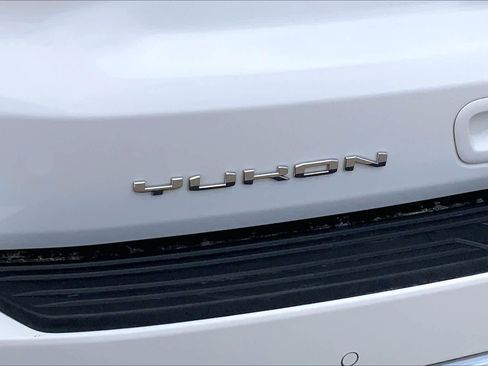 Used 2022 GMC Yukon SLT w/ SLT Premium Package AWD/4WD image 10