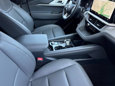 New 2026 Ford Explorer Active w/ Active Comfort Package RWD image 16