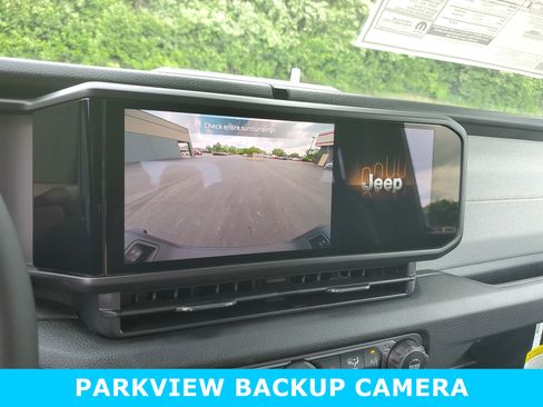 New 2025 Jeep Gladiator Sport image 17