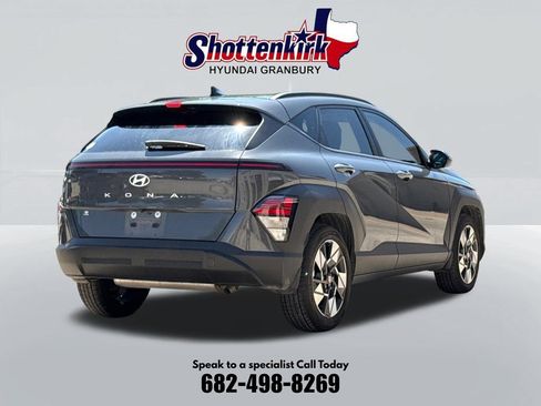 Used 2025 Hyundai Kona SEL FWD image 6