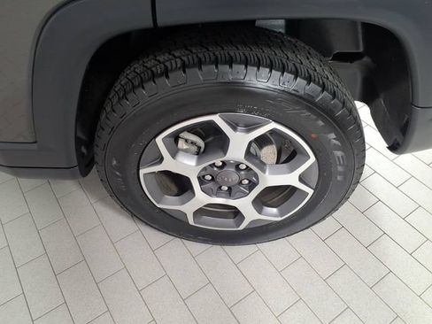 Used 2022 Jeep Compass Trailhawk AWD/4WD image 8