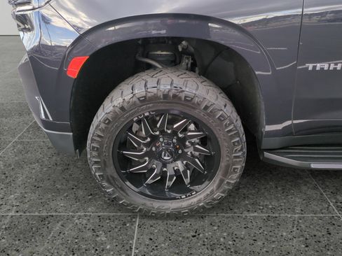 Used 2022 Chevrolet Tahoe LT w/ Luxury Package image 14