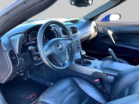 Used 2007 Chevrolet Corvette Coupe w/ Performance Package RWD image 10