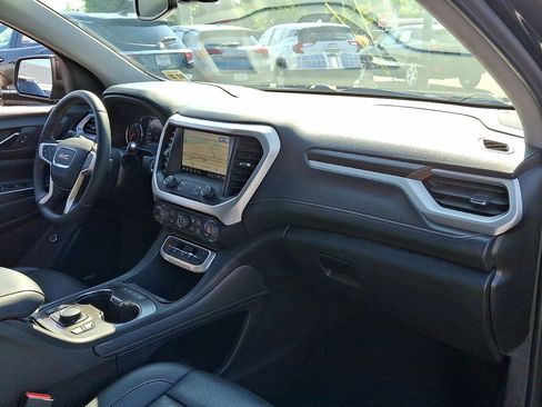 Certified 2023 GMC Acadia SLT w/ Technology Package image 30