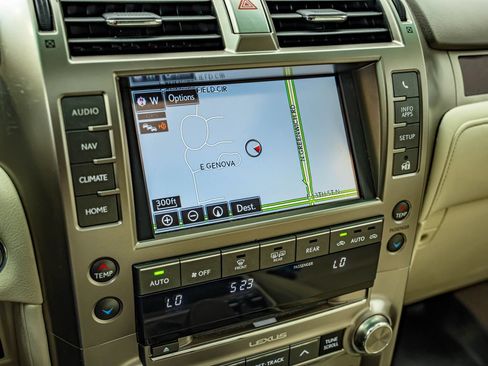 Used 2014 Lexus GX 460 Luxury AWD/4WD image 26