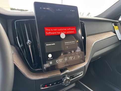 New 2026 Volvo XC60 B5 Plus w/ Protection Package Premier image 15