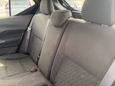 Used 2021 Nissan Kicks S image 9