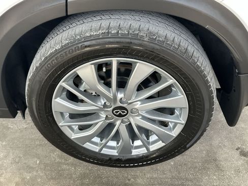 Used 2023 INFINITI QX50 Luxe FWD image 11