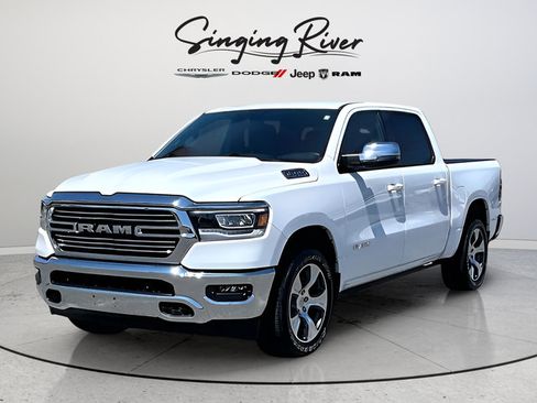 Used 2023 RAM 1500 Laramie AWD/4WD image 3