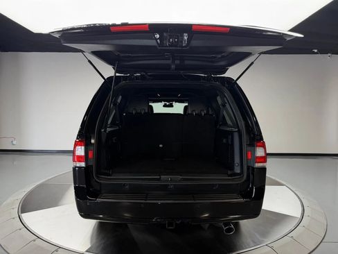 Used 2017 Lincoln Navigator L Select RWD image 12