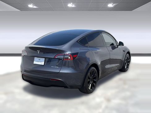 Used 2021 Tesla Model Y Long Range AWD/4WD image 7