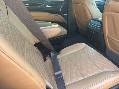 Used 2021 Cadillac Escalade Premium Luxury w/ Performance Package RWD image 30