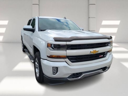 Used 2018 Chevrolet Silverado 1500 LT w/ All Star Edition image 3