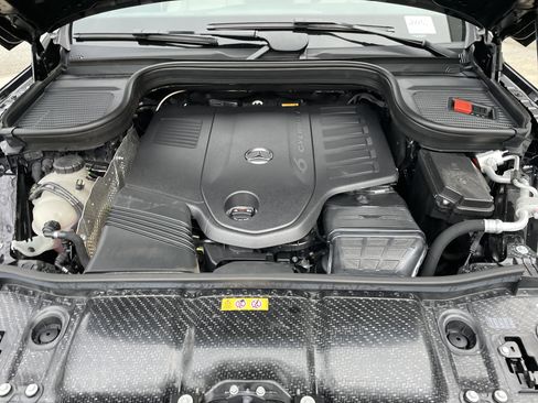 Certified 2025 Mercedes-Benz GLS 450 4MATIC w/ AMG Line Exterior image 54