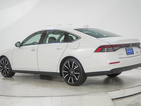 Used 2025 Honda Accord Touring image 7
