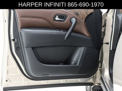 Used 2024 INFINITI QX80 Premium Select w/ Cargo Package image 19