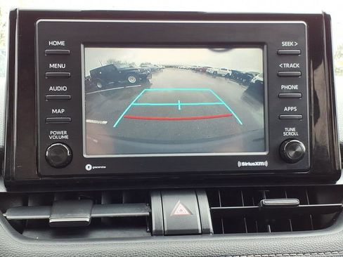 Used 2020 Toyota RAV4 LE AWD/4WD image 16